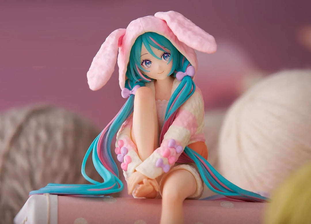 FuRyu Hatsune Miku Rabbit Ear Hood Pajama Noodle Stopper Figure