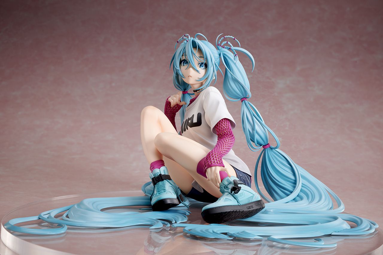 Good Smile Company - Hatsune Miku - x Mai Yoneyama The Latest Street Style Cute - Scale Figure - Fundom