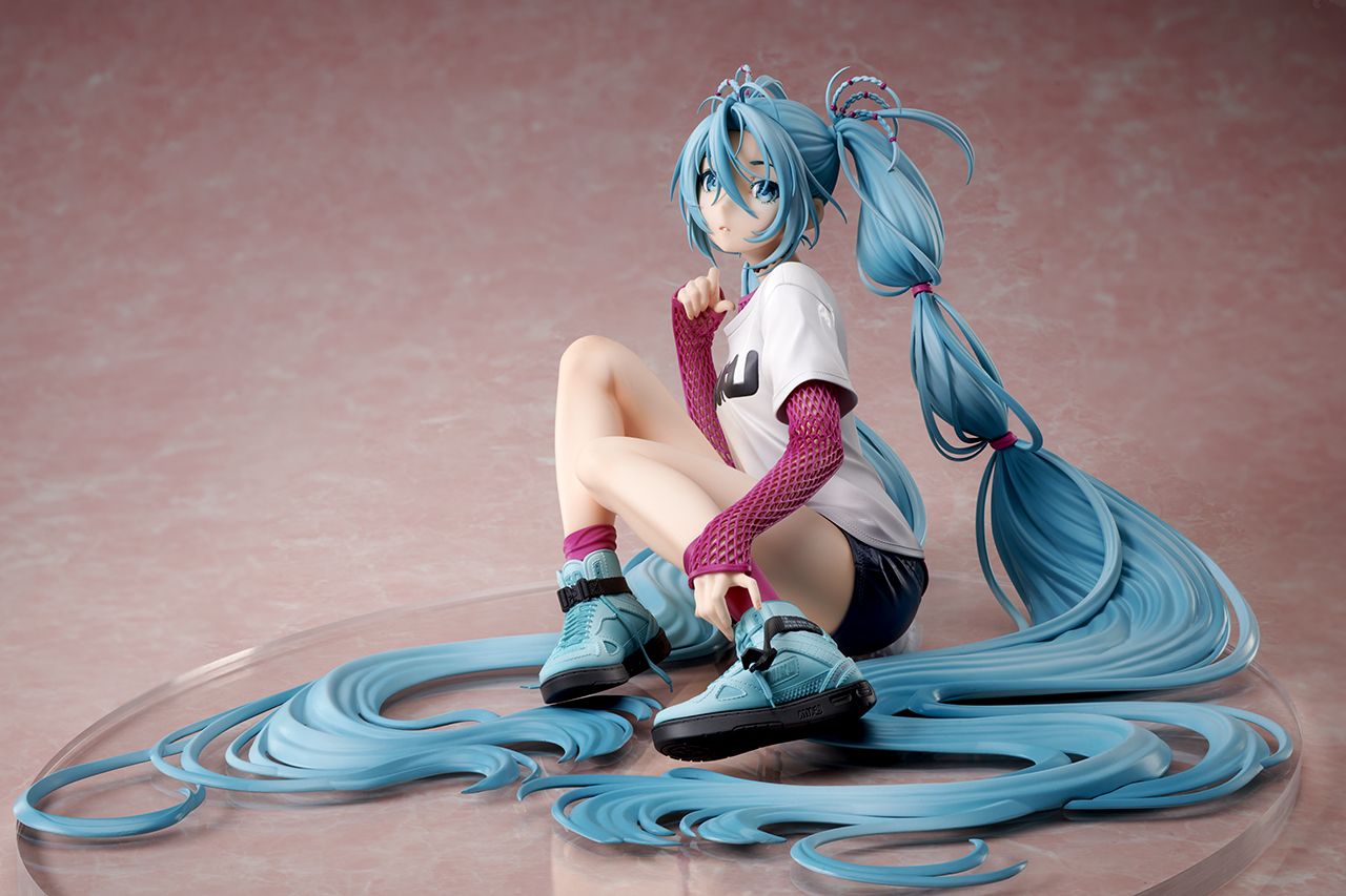 Good Smile Company - Hatsune Miku - x Mai Yoneyama The Latest Street Style Cute - Scale Figure - Fundom