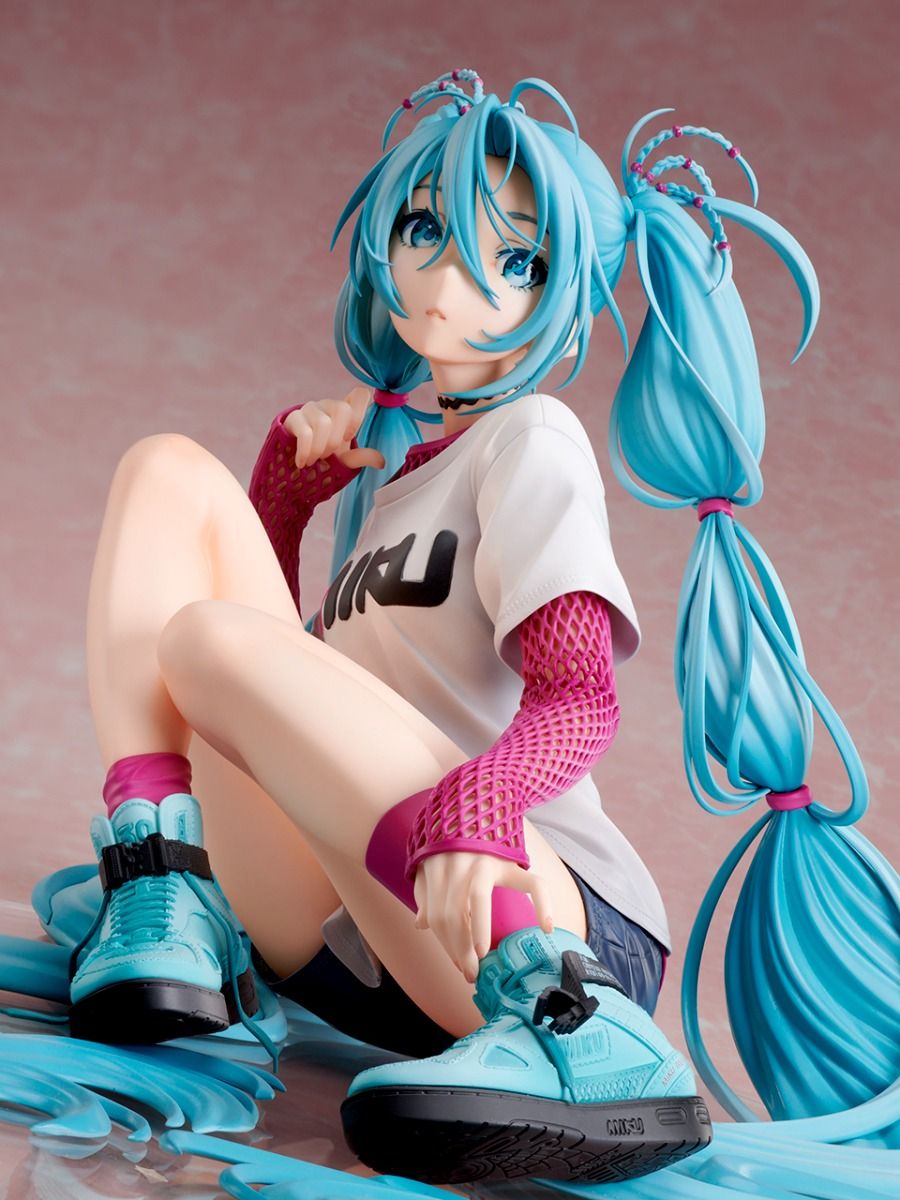 Good Smile Company - Hatsune Miku - x Mai Yoneyama The Latest Street Style Cute - Scale Figure - Fundom