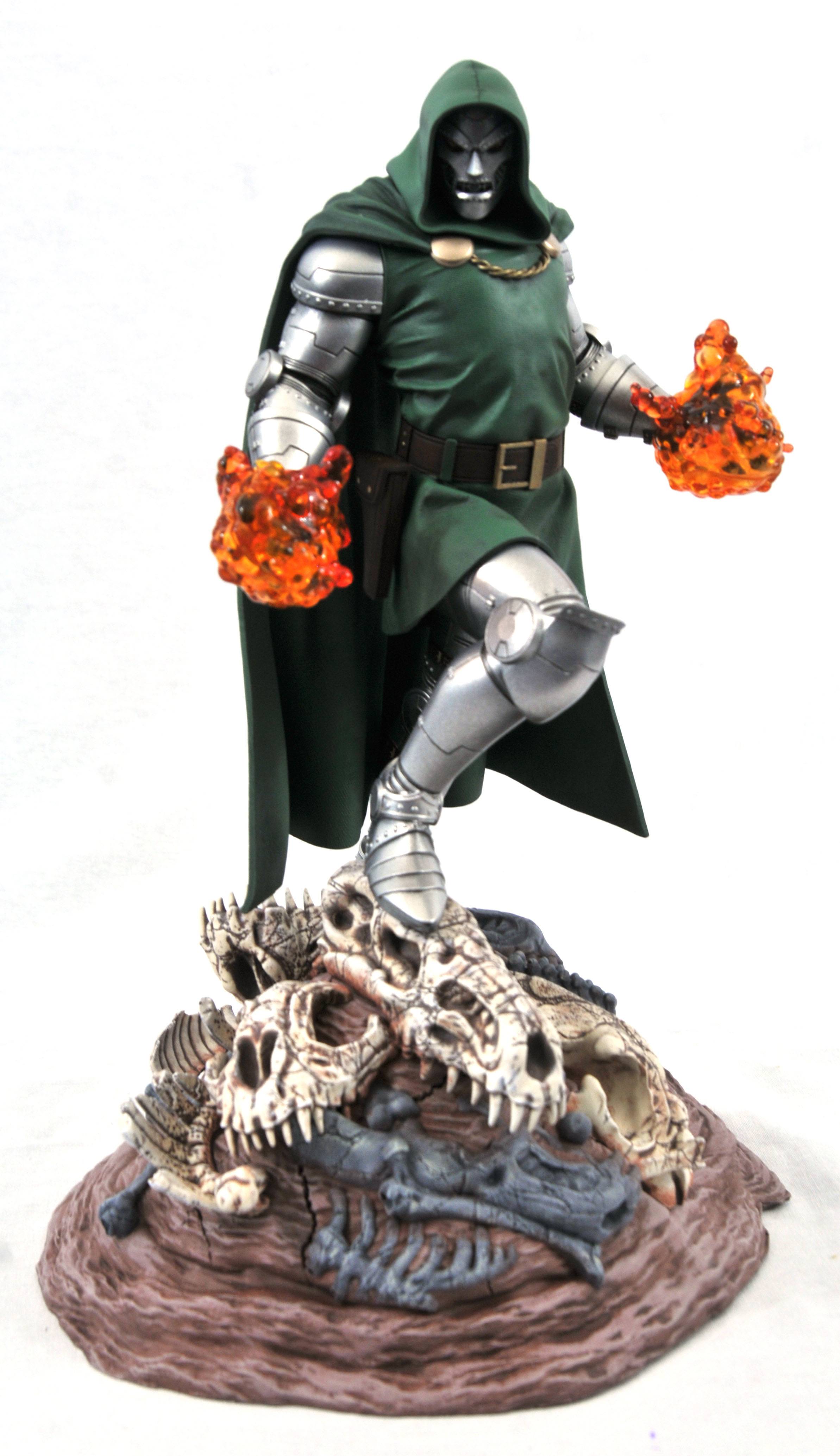 Diamond Select Toys Marvel Gallery Doctor Doom PVC Statue