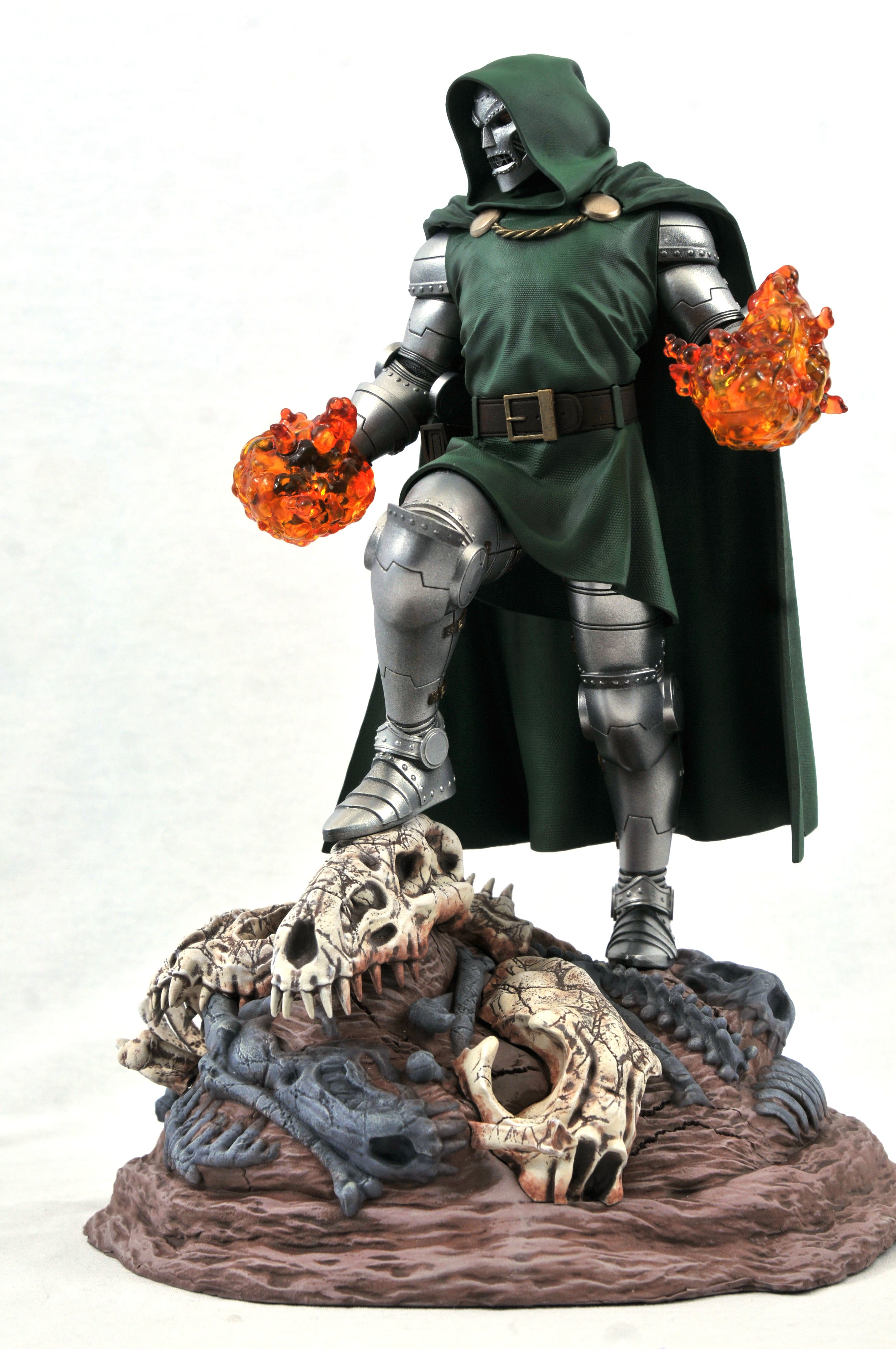 Diamond Select Toys Marvel Gallery Doctor Doom PVC Statue