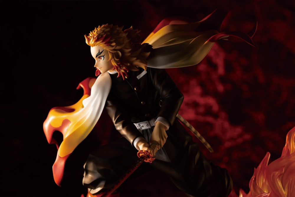 Kotobukiya Demon Slayer: Kimetsu no Yaiba - Kyojuro Rengoku 1/8 Scale ARTFX J Figure