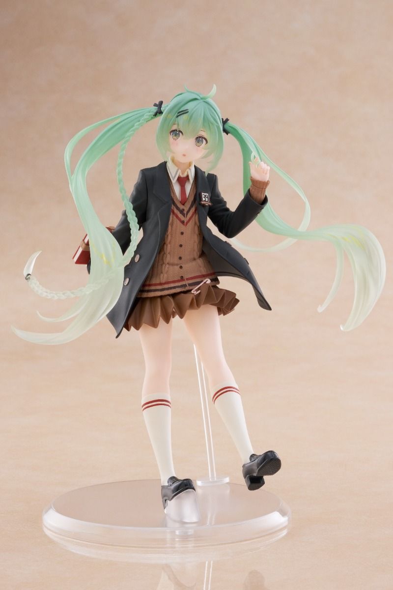 Taito - Hatsune Miku - Hatsune Miku - Fashion Preppy Ver. Figure - Fundom