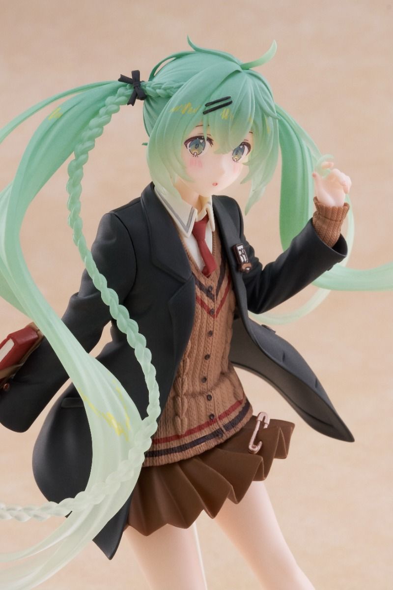 Taito - Hatsune Miku - Hatsune Miku - Fashion Preppy Ver. Figure - Fundom