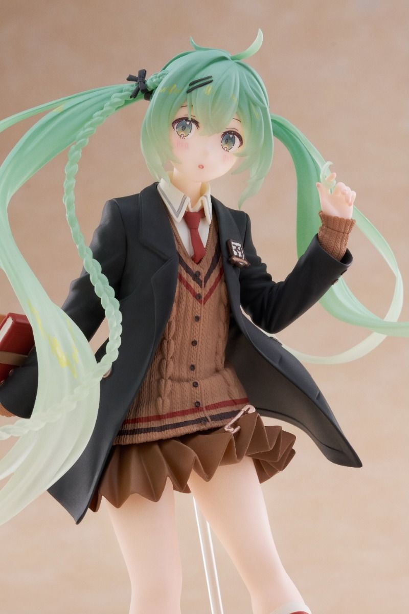 Taito - Hatsune Miku - Hatsune Miku - Fashion Preppy Ver. Figure - Fundom