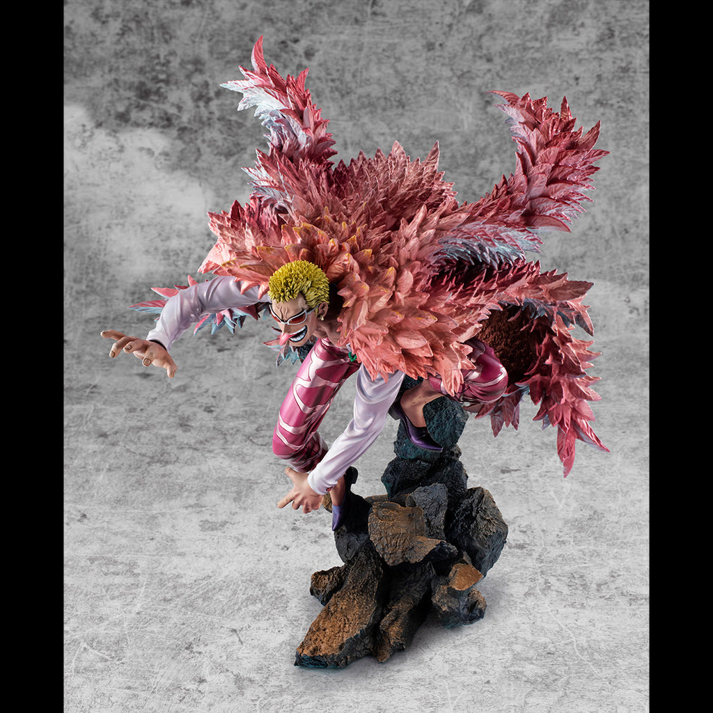 MegaHouse - One Piece - Donquixote Doflamingo Heavenly Demon - Portrait.Of.Pirates SA-MAXIMUM Figure