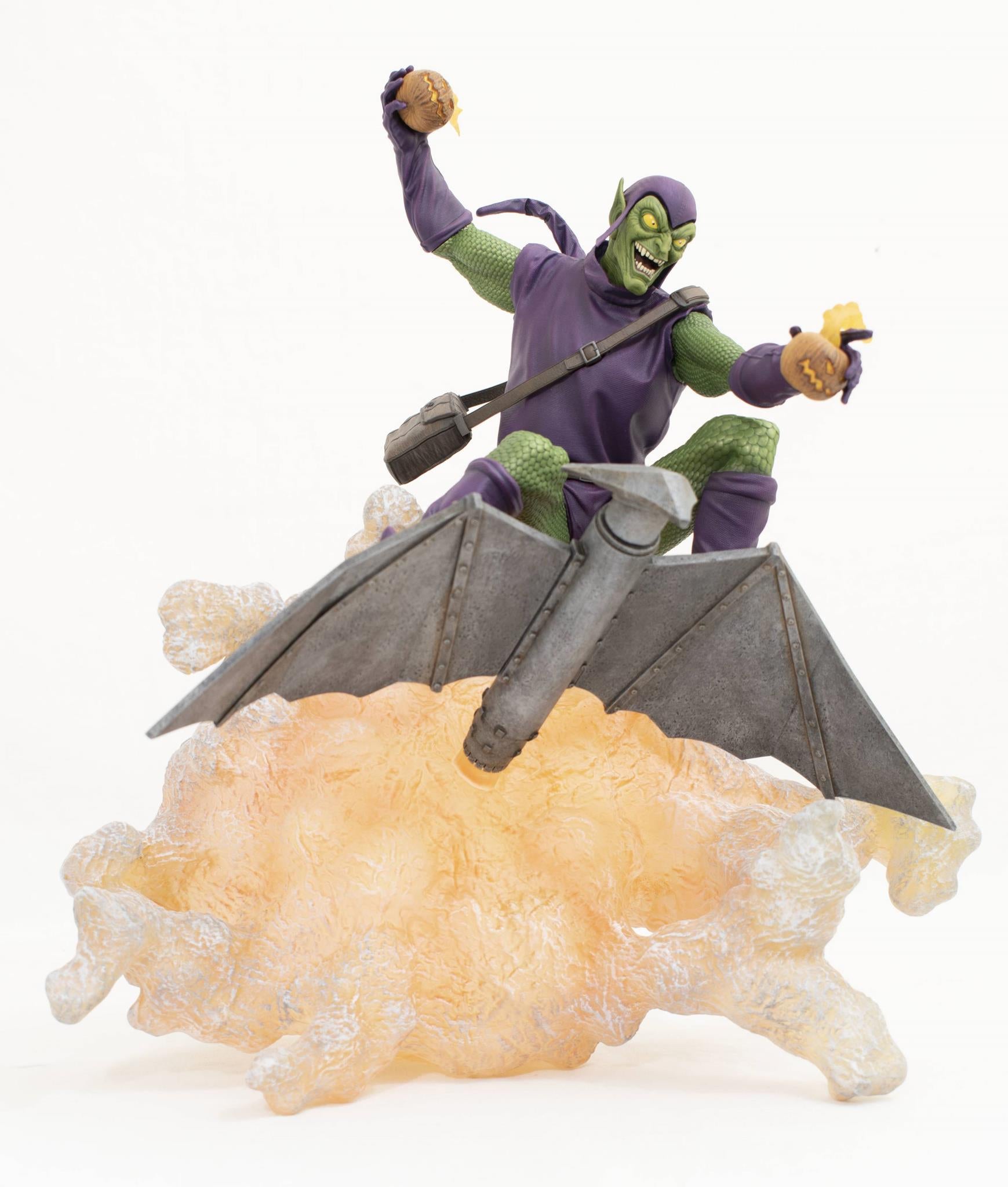 Diamond Select Toys Marvel Gallery Green Goblin Deluxe PVC Statue