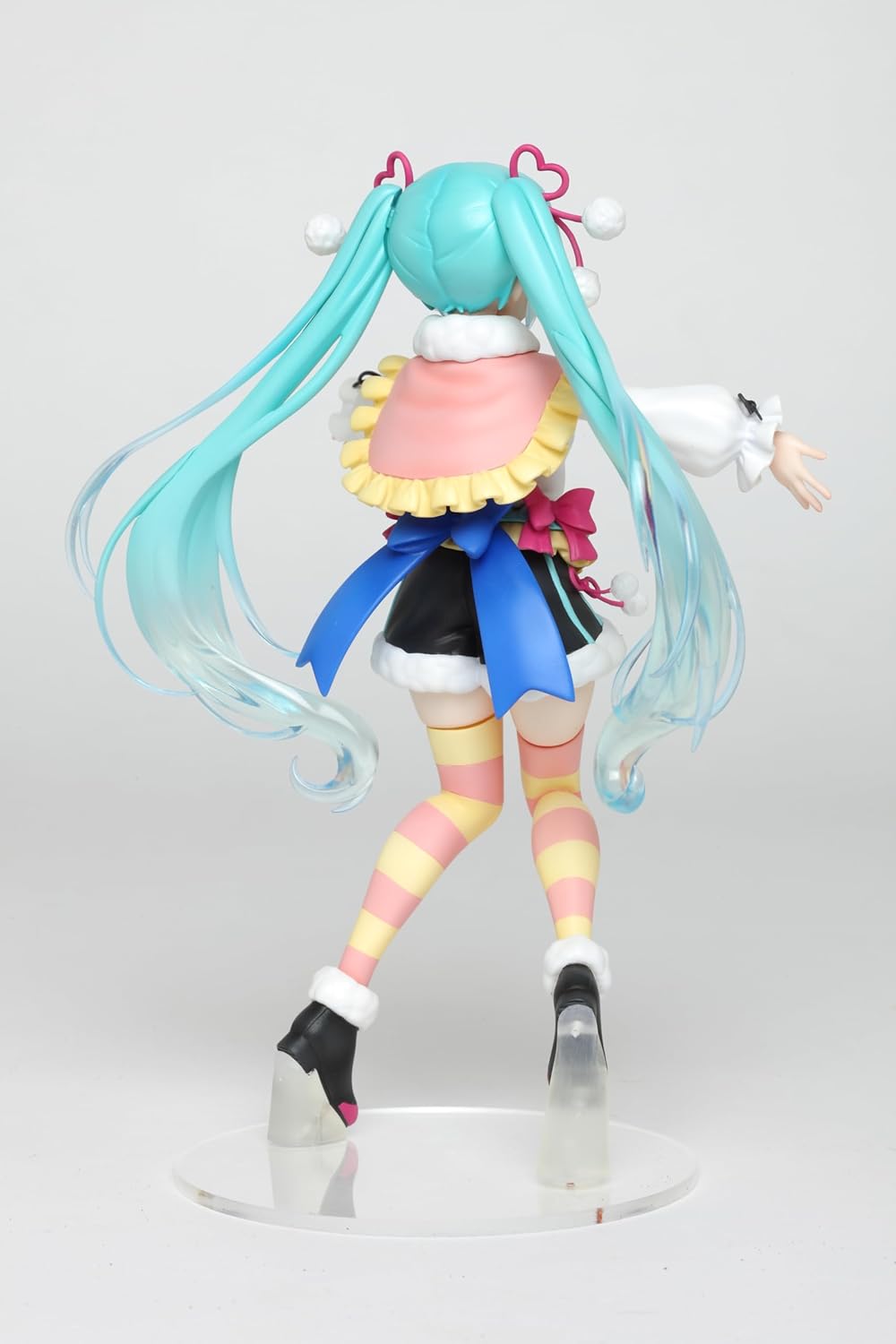 Interrin Intermiku Taito - Hatsune Miku Winter Image Ver. Prize Figure Fundom