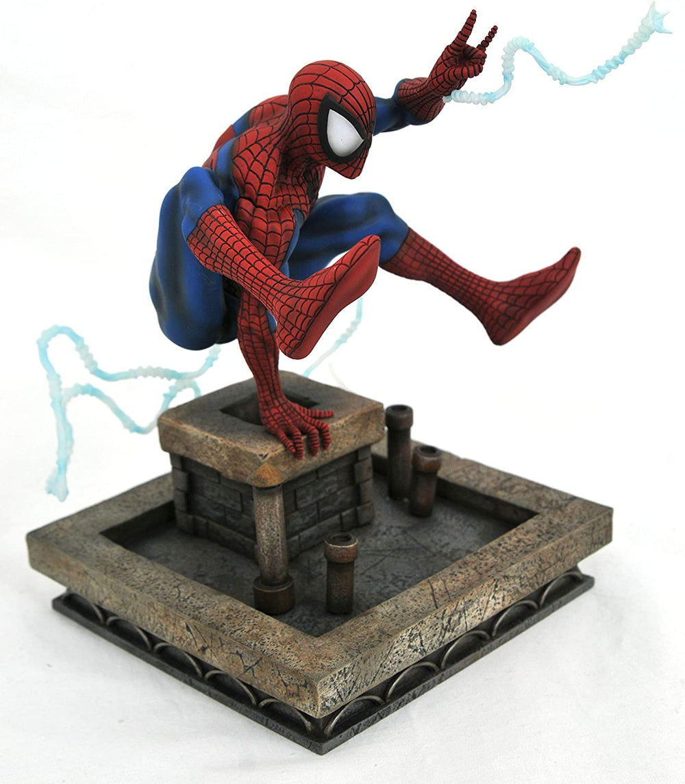 Diamond Select Toys Marvel Gallery: Spider-Man '90S Version PVC Figure